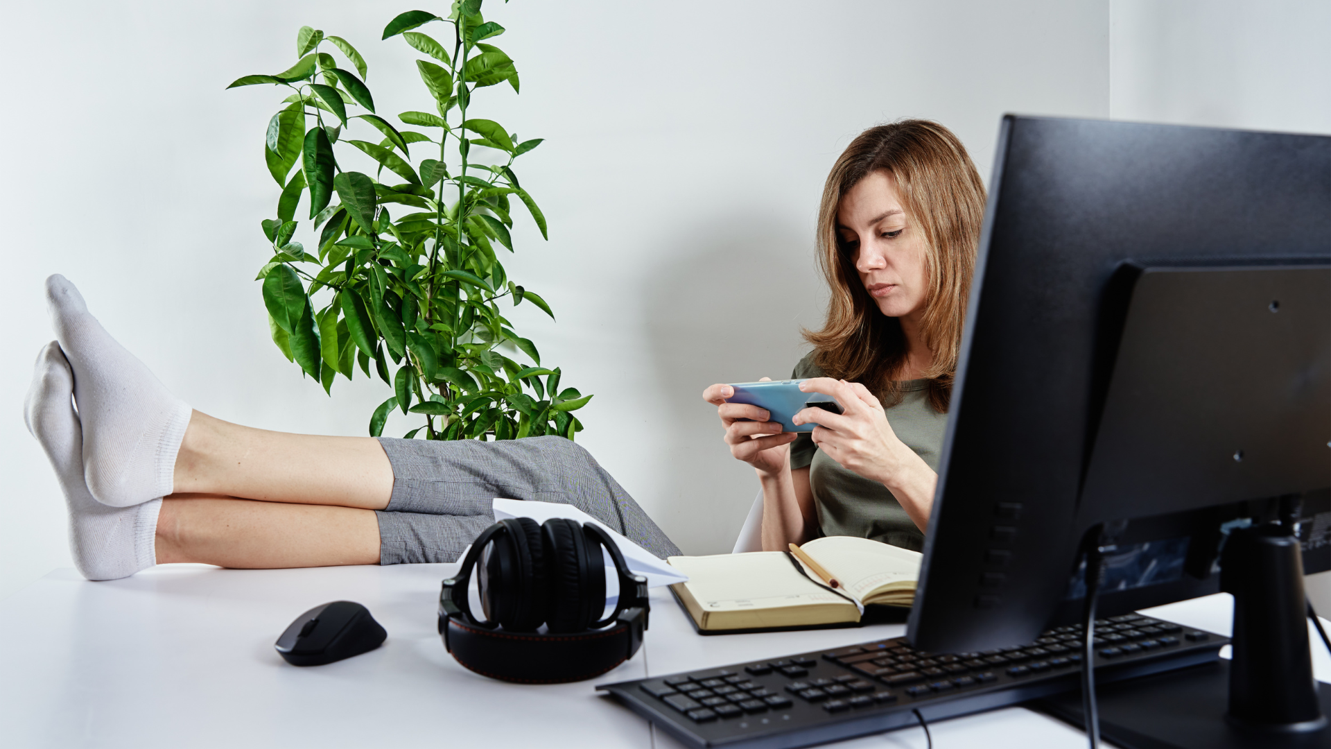 Procrastination: Why put off till tomorrow what you can do next month? by Camilla Watson Procrastination: Why put off till tomorrow what you can do next month? by Camilla Watson
